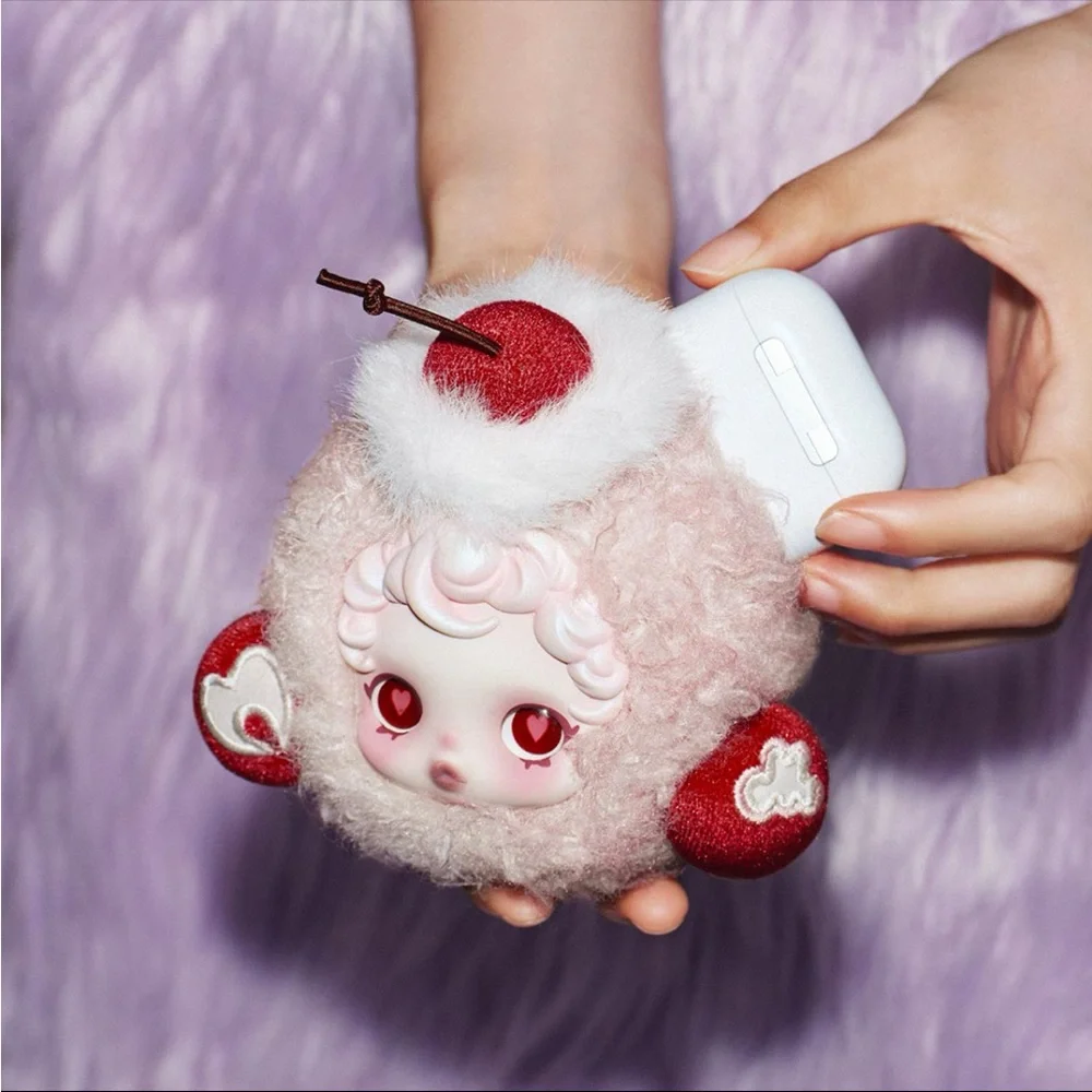 Authentic Skullpanda You Found Me Moldy Muffin Earphone Case - Picture 2 of 6